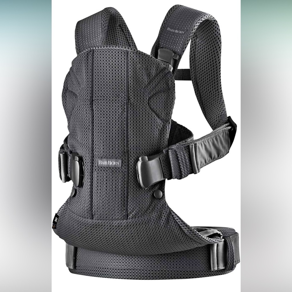 BabyBjorn One Air, 3D Mesh, Black  In Excellent Condition